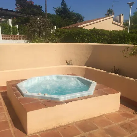 Marbesa With Jacuzzi ヴィラ マルベーリャ
