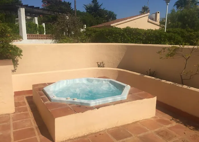 Marbesa With Jacuzzi Villa Marbella