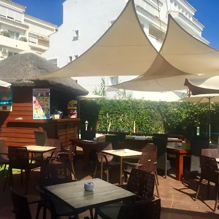 Willa Marbesa With Jacuzzi