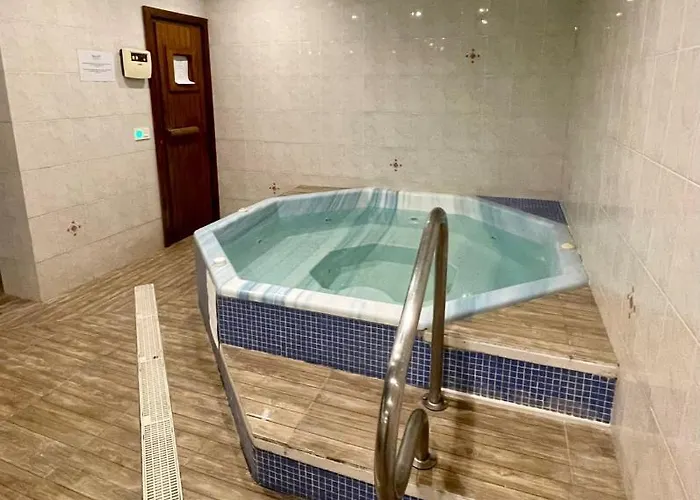 Marbesa With Jacuzzi *